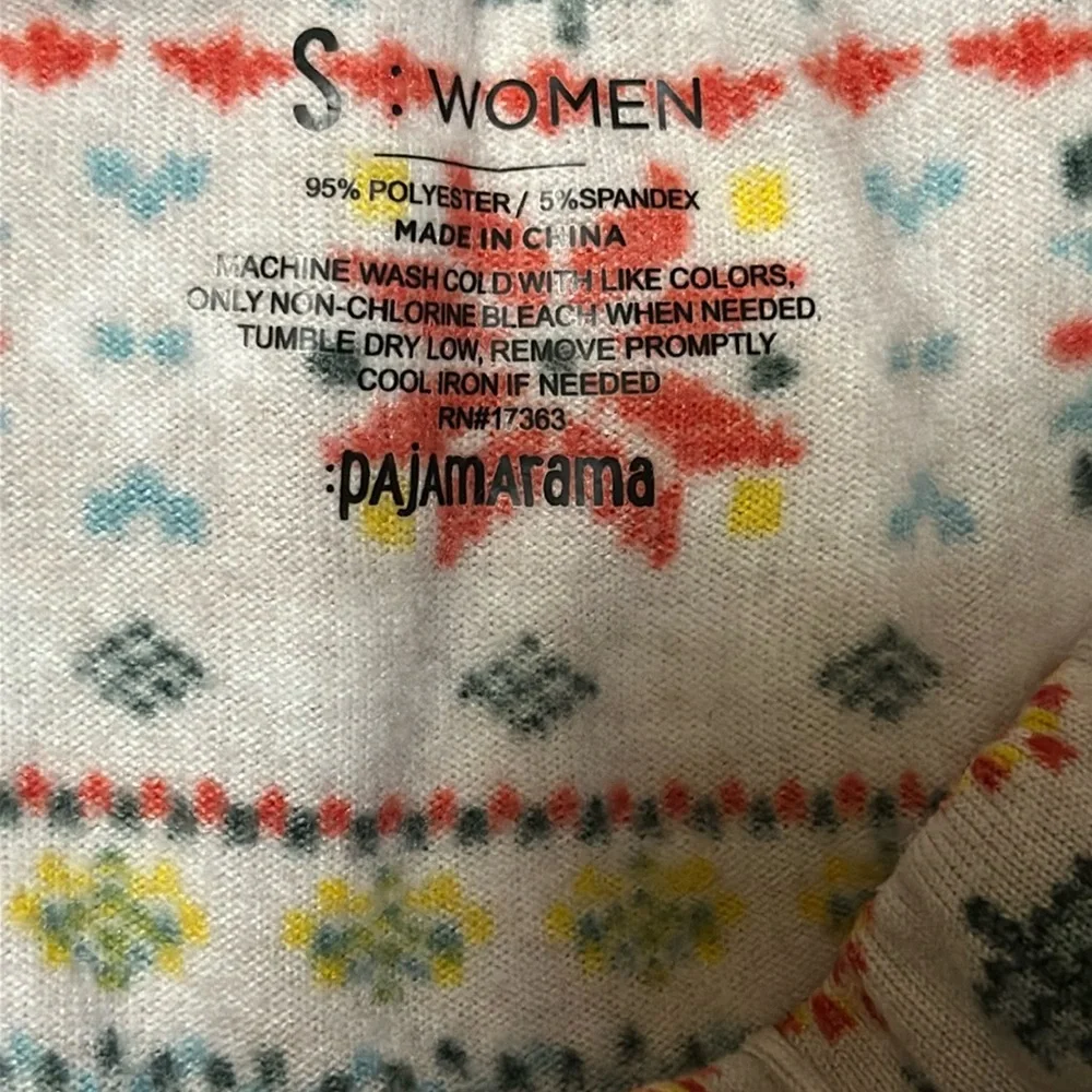 Colorful Winter Pattern Pajama Set - Picture 4 of 4